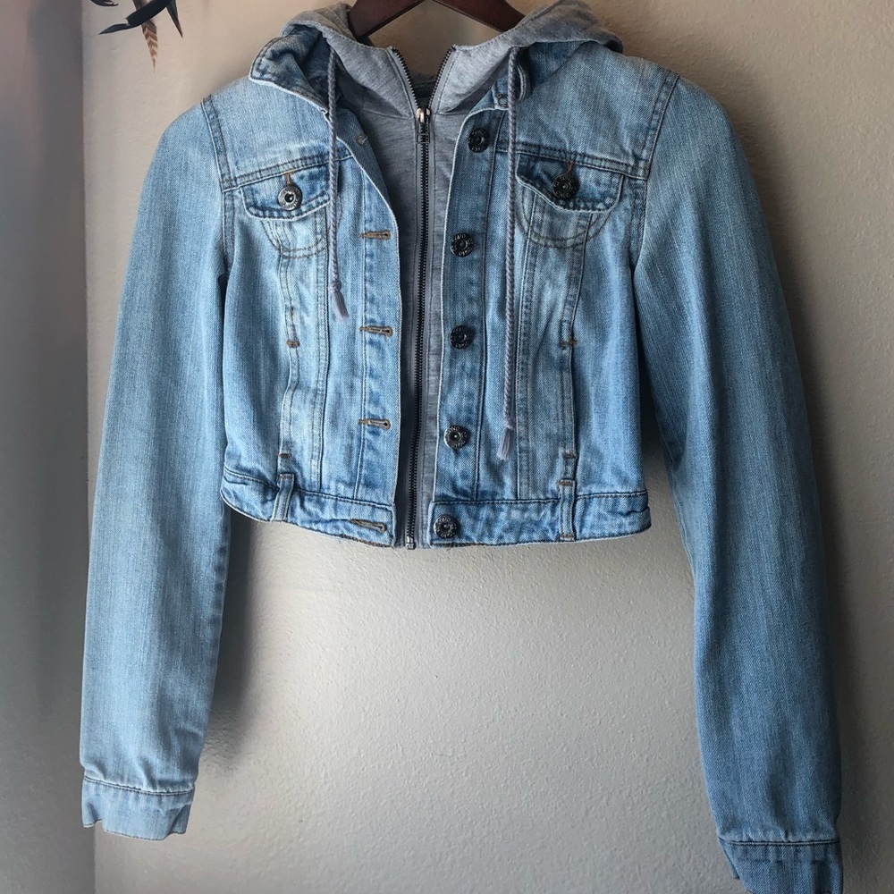 Cropped jean jacket with grey cotton hood